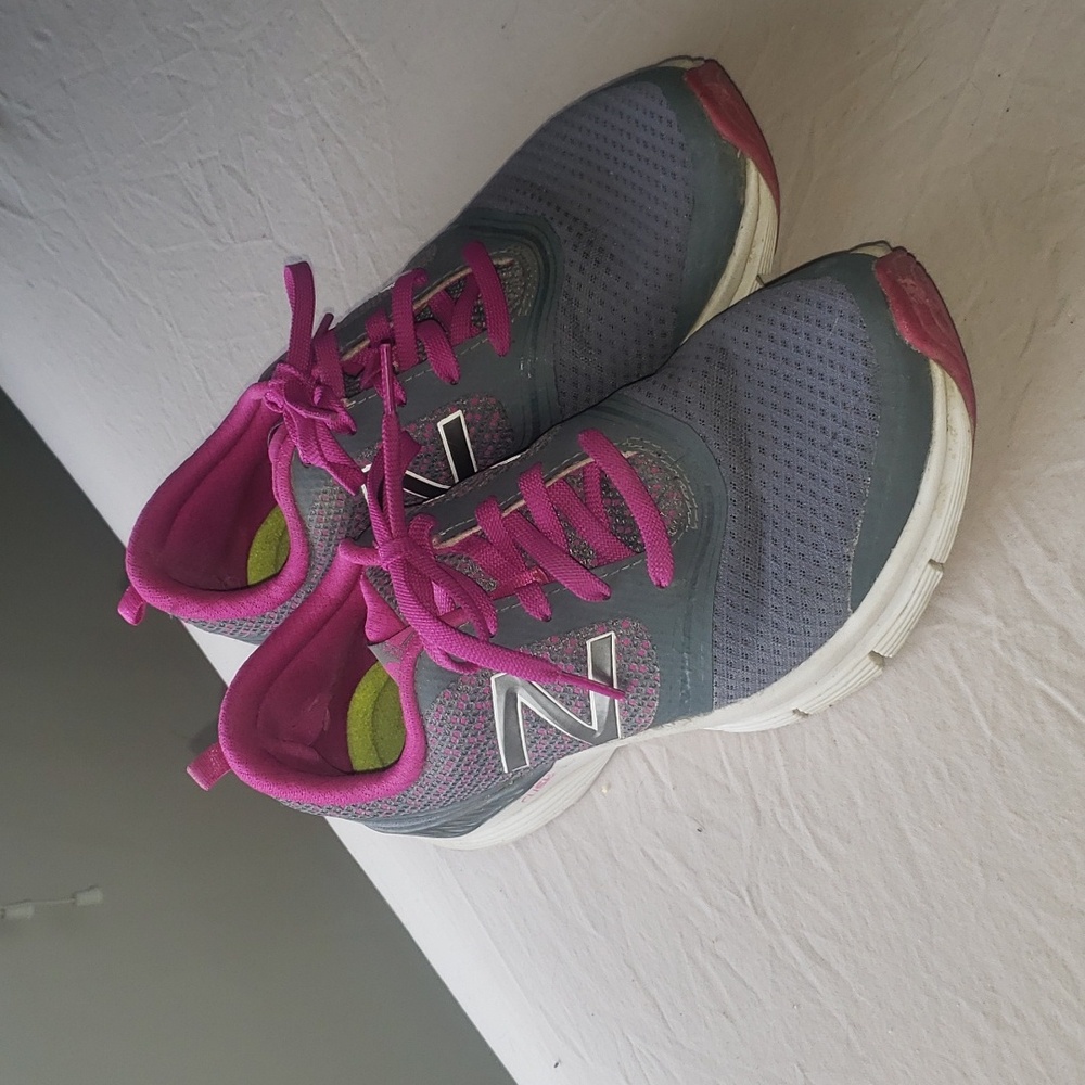 New Balance 711 Size 10 Sneakers